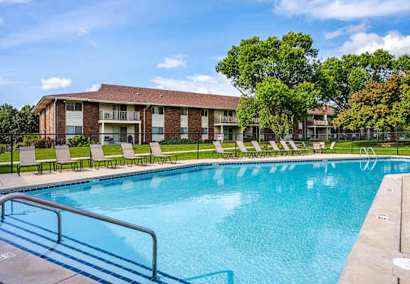 Meadows Apartments | Apartments in Waukesha, WI